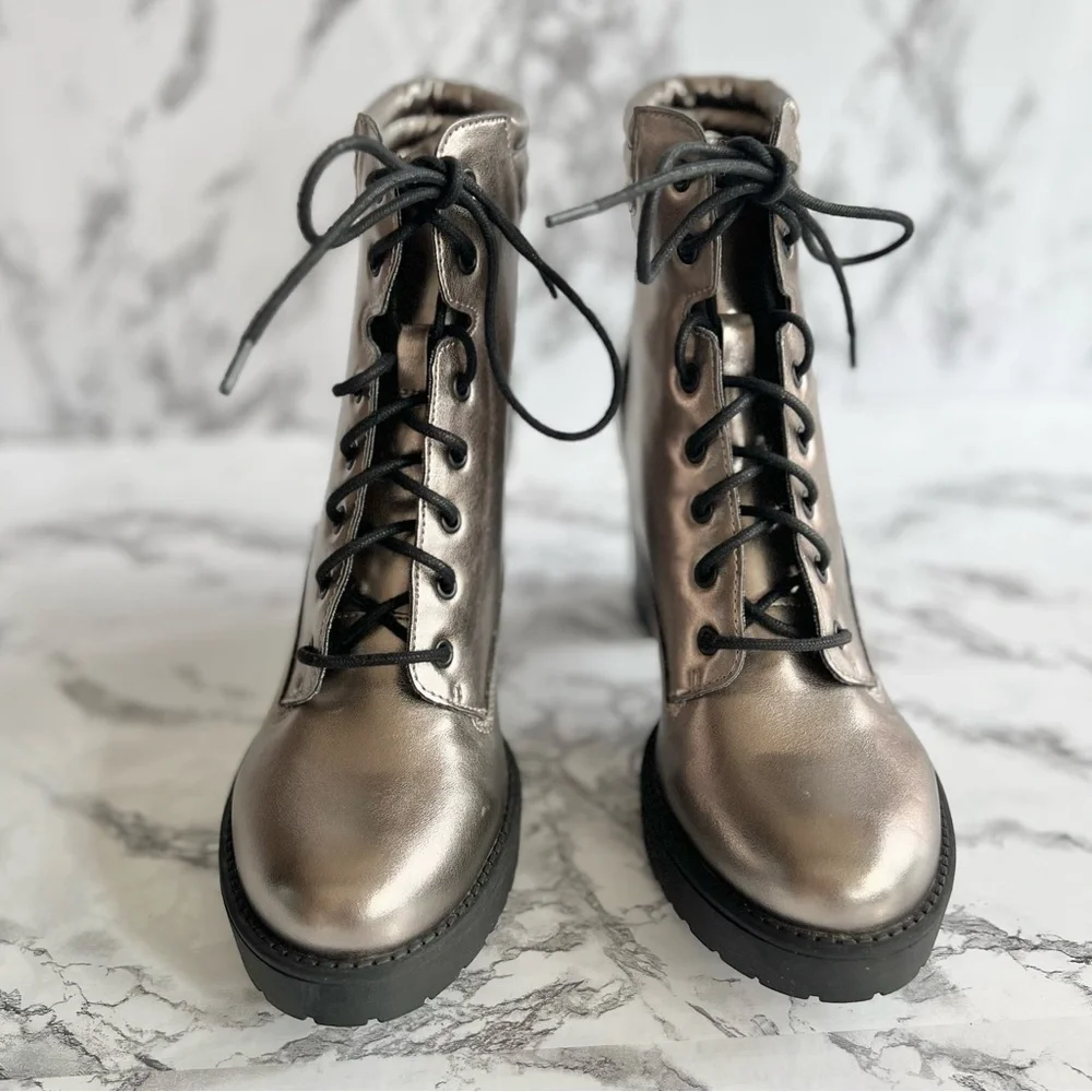 Madden Girl Joltz Pewter Paris Metallic Chelsea Combat Boot Almond Toe 9